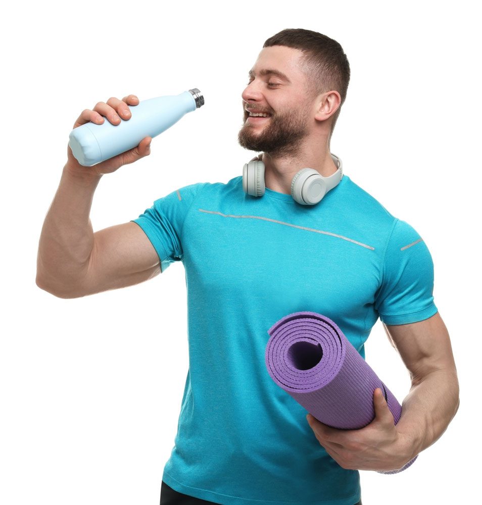 قمقمه ی ورزشی استیل در دست یک ورزشگار حرفه ای