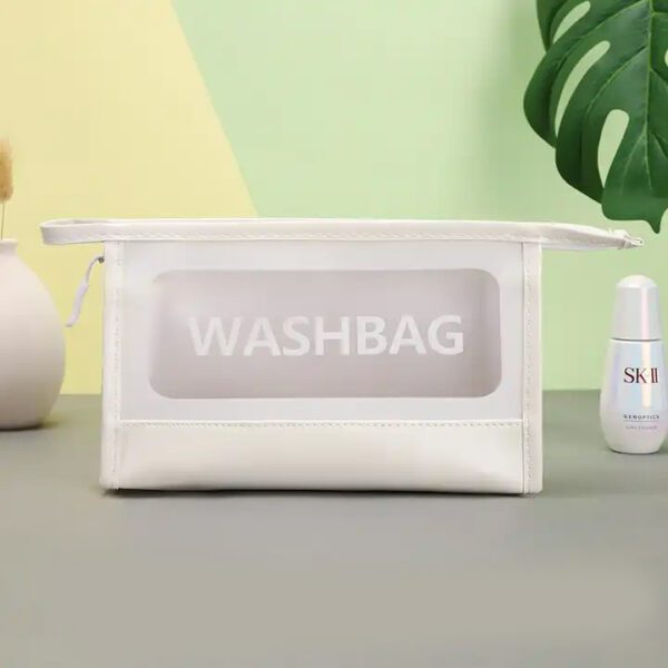 نمای جلو کیف لوازم آرایشی WASH BAG رنگ سفید