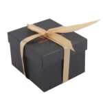 جعبه ی کادویی ماگ هدیه طرح طلاکوب با قاشق