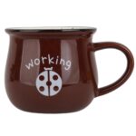ماگ رجینال متوسط طرح working قهوه ای نمای رو به رو