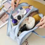 واش بگ ذوزنقه ای مدل مات-شفاف آبی نمای بالایی