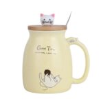 ماگ در چوبی طرح گربه گنجایش 450ml زرد پاستیلی