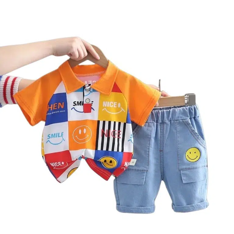 ست پسرانه تیشرت شلوارک طرح اسمایل نارنجی نمای رو به رو