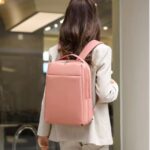 کوله پشتی دانشجویی مینیمال رنگ گلبهی نمای کنار