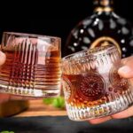 لیوان چرخشی کریستال طرح برجسته برند DELI نمای رو به رو از دو مدل