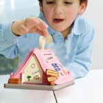 قلک فانتزی طرح چادر کمپینگ کلید دار رنگ صورتی نمای استفاده