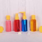 ست مسافرتی آرایشی و محفظه نگهداری کرم ست 8 تکه مدل small نمای رو به رو