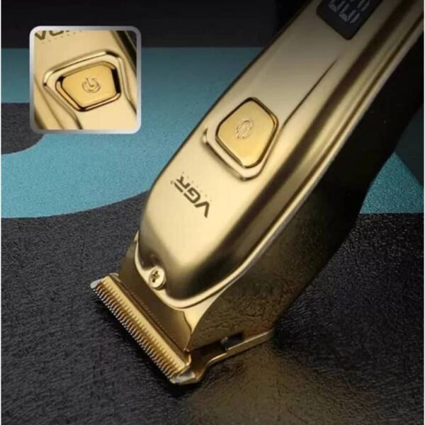 ماشین اصلاح وی جی آر V-965 نمای نزدیک دکمه