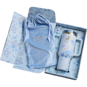 ماگ اورجینال استنلی و LoveShackFancy گل های آبی