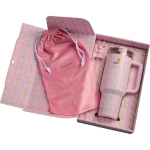 ماگ اورجینال استنلی و LOVESHACKFANCY صورتی نمای بالا