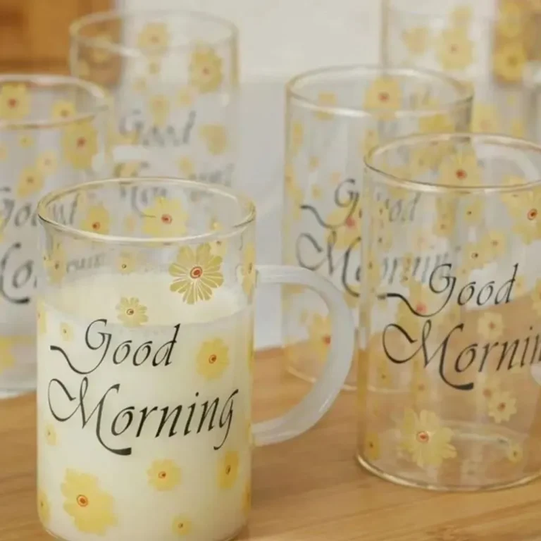لیوان پیرکس مدل good morning طرح گل دسته رنگی نمای نزدیک