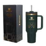ماگ اورجینال استنلی طرح Deco Collection رنگ سبز تیره نمای حقیقی