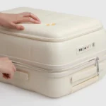 چمدان کابین سایز 20 اینچی مدل Mango Bird -نمای بغل