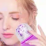 ماساژور یخ صورت مدل سیلیکونی نمای استفاده