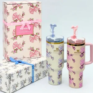 ماگ اورجینال استنلی و LOVESHACKFANCY طرح Flowers