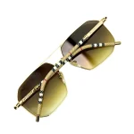 عینک آفتابی Burberry مدل B4617 نمای پشتی