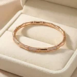 تکپوش-ژوپینگ-مدل-بامبو-نگین‌دار-طرح-طلا-4