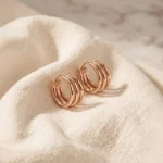 گوشواره-زنانه-ژوپینگ-مدل-سه-لاین-طرح-طلا-کد-e423-5