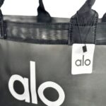 کیف دستی اورجینال برند alo مشکی نمای نزدیک