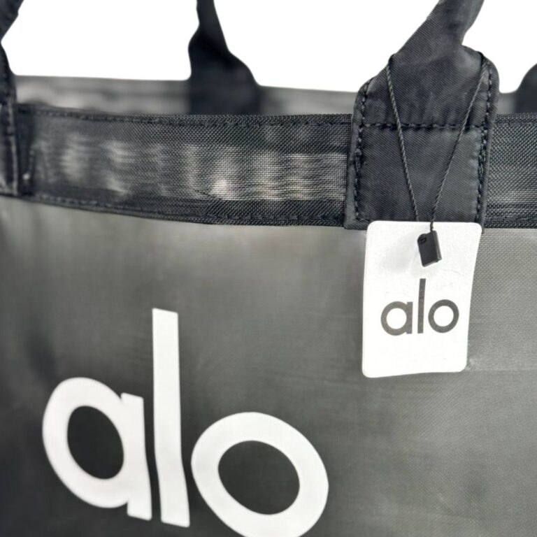 کیف دستی اورجینال برند alo مشکی نمای نزدیک